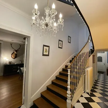 La Maison Bleue   la Charade  Couette-café 3*