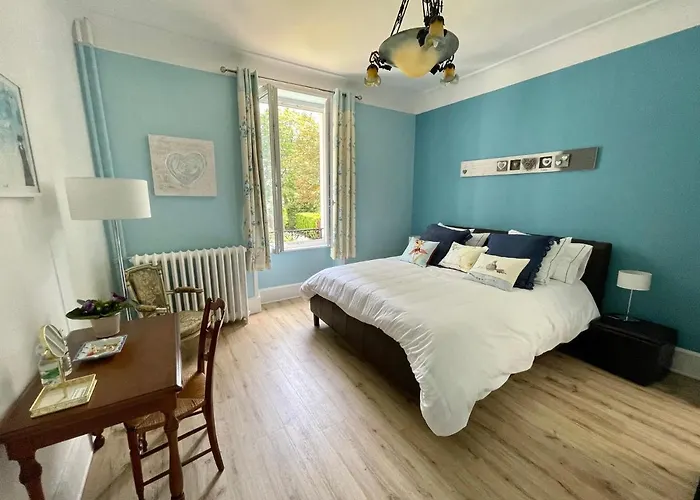 La Maison Bleue « la Charade » 3*