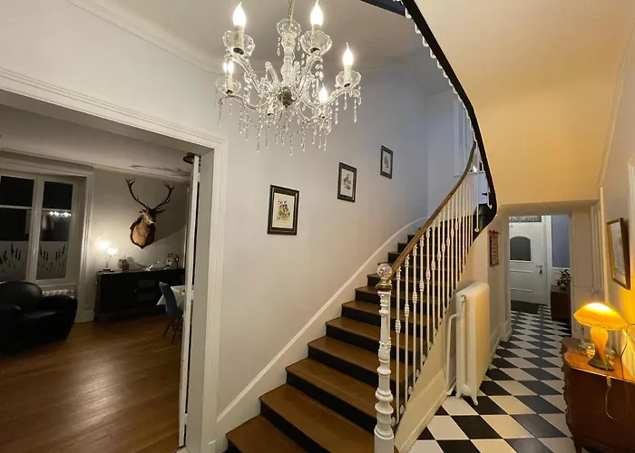 La Maison Bleue « la Charade » Bed & Breakfast 3*